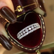 18k金女镶嵌0.65克拉天然南非高品质钻石戒指，排戒真金真钻送证书