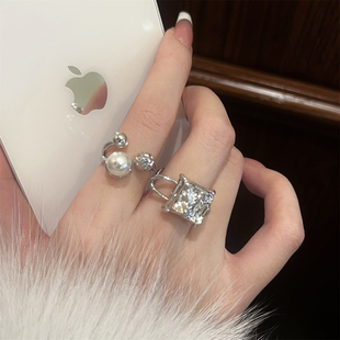 小方糖宝石戒指女轻奢，小众设计高级感珍珠，时尚个性夸张开口食指戒