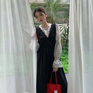 UPP2024春季吊带连衣裙女黑色马甲背心设计感蕾丝衬衫两件套