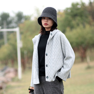 短款女士外套秋冬款人字纹，羊毛冬装短装，外套女冬季灰色大衣带帽