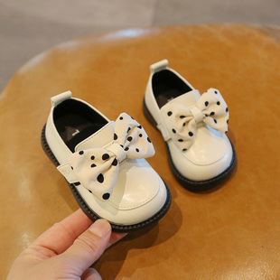 婴儿鞋子软底女童宝宝公主鞋春秋季小皮鞋透气单鞋0-1一2岁学步鞋