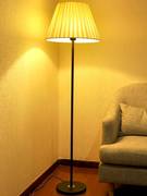 欧普照明落地灯客厅卧室床头灯现代创意温馨装饰LED遥控沙