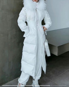 设计白色气质大毛领，连帽女士羽绒服白鹅绒(白鹅绒，)中长款保暖收腰外套