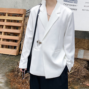 春季韩国ins白色小西装，男个性金属锁扣，设计感韩版网红高级感西服