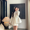 王玖玖米色羊毛毛呢高级白色沙漏外套气质纯欲风高腰短裙套装女
