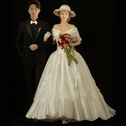 影楼主题服装法式复古情侣写真拍照一字肩礼服内景摄影小拖尾婚纱