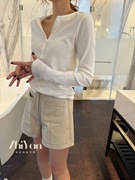 智研 韩国进口 人手必买款 巨显瘦超好版型纽扣套头长袖白色t恤