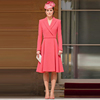 王妃同款2023欧洲站春粉红色翻领收腰宽摆西装，连衣裙通勤气质