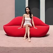 网红个性创意异形服装店女装店休息区接待美容院红唇时尚造型沙发