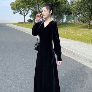 赫本风气质金丝绒黑色，连衣裙2023年秋季女装，高级感法式长裙子