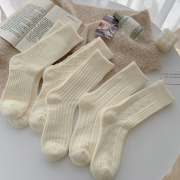 白色复古菱格麻花条纹袜子女中筒袜秋冬防寒加厚保暖竖条纹毛圈袜