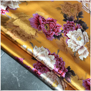 黄色底真丝缎桑蚕丝布料重磅40姆米喷绘印花丝绸牡丹花旗袍面料
