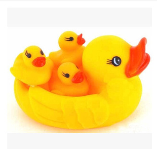 游泳鸭儿童洗澡宝宝玩具，戏水鸭1大3小鸭子捏捏叫玩具