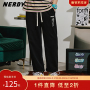 nerdy23年春季太空窗图案束脚长裤，时尚宽松运动直筒长裤子女