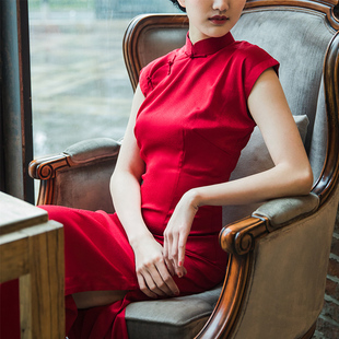 复古新中式传统红色暗纹新娘，修身长款，敬酒服旗袍日常小礼服中国红