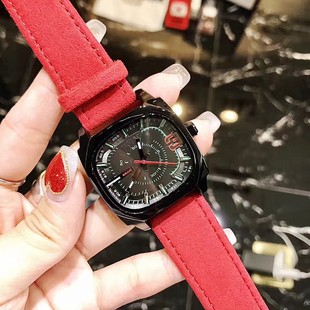 牌潮流个性大真皮表带士手表红色黑色女时尚方形石英国产腕表