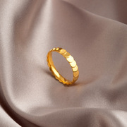 复古轻奢鱼鳞圆片食指戒指女时尚个性ins潮小众设计钛钢素圈指环