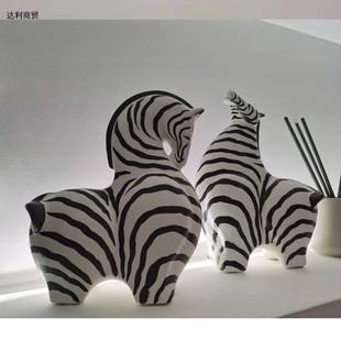 欧式手绘斑马黑白马，现代简约创意动物摆件陶瓷，家居装饰玄关工艺品