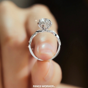 莫桑石钻戒(石钻戒)女戒指，指环925纯银，镀18k白金铂金结婚仿真钻戒简约