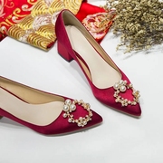 大码红色婚鞋女粗跟单鞋尖头气质，珍珠新娘鞋，软底防滑低跟孕妇鞋子