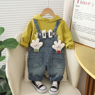 婴儿衣服秋季时髦卫衣卡通背带裤套装7八9十个月一岁男宝宝外出服