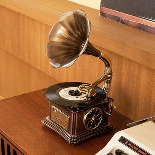迷你唱片机兼容强，带低音震膜音效强劲。
