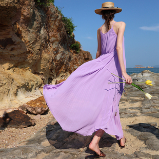 吊带百褶飘逸长裙去海边穿的紫色，裙子三亚显瘦沙滩裙女度假连衣裙