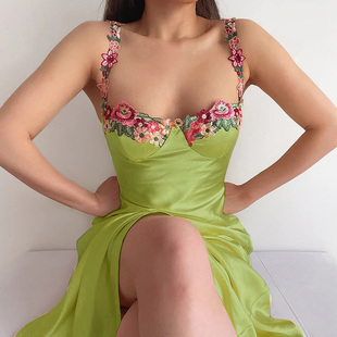 instunning欧美大码绿色连衣裙女高级感刺绣花朵长裙子缎面吊带裙