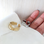 欧美新潮款设计感金属做旧不规则纹理手饰气质，简约时尚开口戒指女
