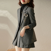 灰色小西装外套女设计感小众时尚气质洋气百搭小西服套装2023