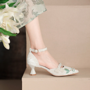 《蔷薇花园》夏季仙女中跟复古凉鞋，女绣花中国风中高跟旗袍鞋