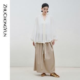 zhuchongyun24春米白色时尚褶皱衬衣，抽绳设计感荷叶v领衬衫