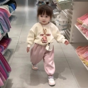 女童秋冬季加绒套装，2023韩版女宝宝休闲卡通卫衣粉色休闲长裤