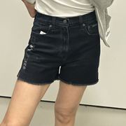 Calvin Klein CK夏季女生时尚百搭毛边舒适高腰显瘦牛仔短裤