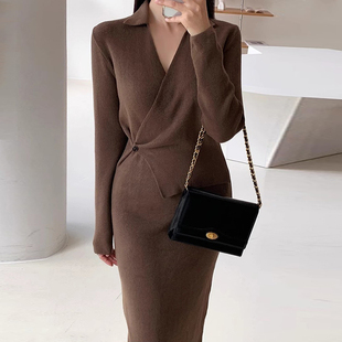 韩国chic秋季复古优雅v领一粒扣设计修身显瘦长袖针织包臀连衣裙