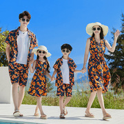 海边度假家庭亲子装2024夏一家(夏一家)三四口父女，父子印花衬衫母女裙