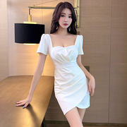 白色短裙子2023气质性感低胸方领短袖高腰包臀裙纯欲连衣裙