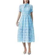 法式优雅2024年春夏季小众设计感浅蓝色水溶蕾丝短袖连衣裙女
