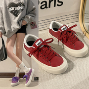潮牌红色滑板鞋女2024春季防滑耐磨帆布鞋，厚底圆头设计感潮鞋