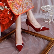 婚鞋秀禾新娘鞋2024年珍珠水钻百搭红色单鞋女中式细跟高跟鞋