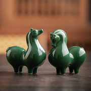 绿马创意可爱小唐马摆件中式客厅办公室茶桌面装饰手工陶瓷工艺品