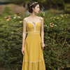 奈良黄色吊带裙复古法式连衣裙2024显瘦三亚沙滩裙子女夏海边度假