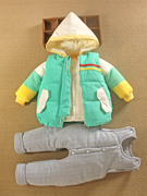 一岁男宝宝秋冬装加厚夹棉服袄背带裤开裆款女婴儿衣服三件套装季