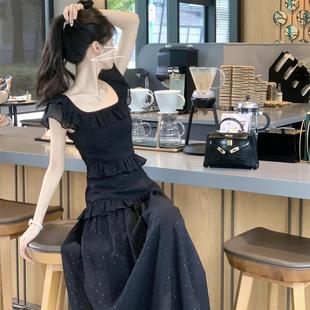 茶歇法式赫本风黑色小飞袖连衣裙女夏季修身显瘦不规则荷叶边长裙