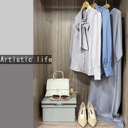 现代样板房衣服衣帽间装饰摆件，软装衣柜灰色，服装高跟鞋箱包创意