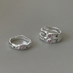 S925纯银女戒指小众设计甜心粉色锆石闭口戒指不规则肌理食指指环
