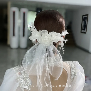 优颖新娘仙美盘发头花轻盈蝴蝶结，白色花朵婚纱，头饰影楼配饰品