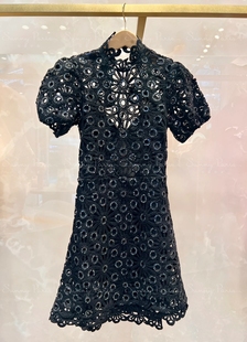 24早春M@JE法式时尚黑色蕾丝镂空系带针织连衣裙MFPRO03467