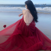 酒红色挂脖网纱连衣裙晨袍敬酒服礼服泰国海边度假拍照露背沙滩裙