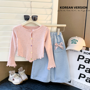 韩国童装2024春季女童，洋气针织开衫，蝴蝶结九分牛仔裤二件套装